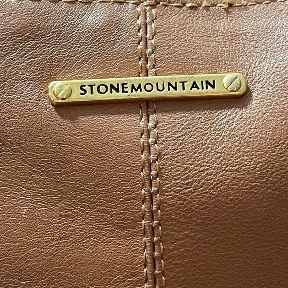 Stone Mountain Chestnuts Brown leather Crossbody Bag with Metallic Hardware - Picture 2 of 8